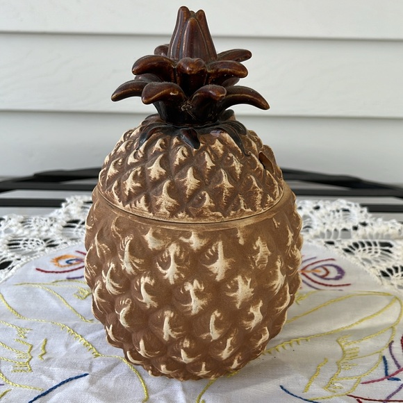 Mark Thomas Outrigger Cannery Row- Vintage Drink Mug - Picture 2 of 12